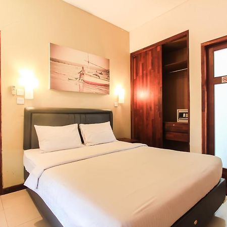 Kuta Legian Inn Экстерьер фото
